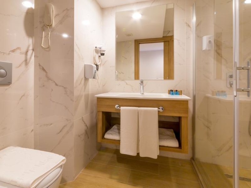 Julian Marmaris 189893