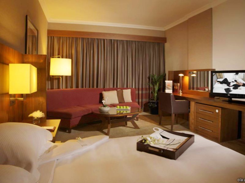 Jumeira Rotana Hotel 4437