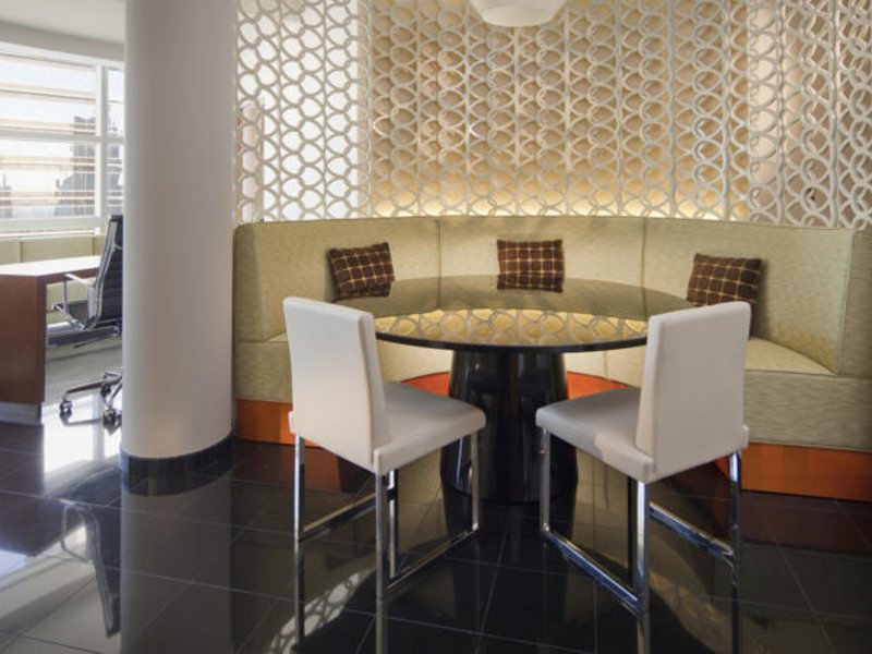 Jumeirah Emirates Towers 47467