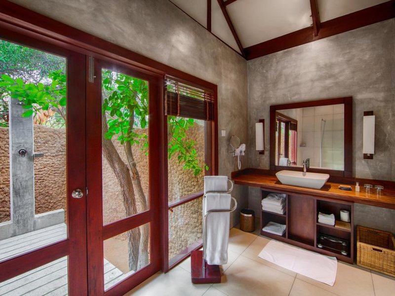 Jungle Beach Resort 111626