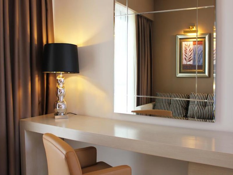 Kamari Beach Hotel 84024