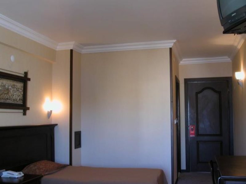 Karen Hotel 92774