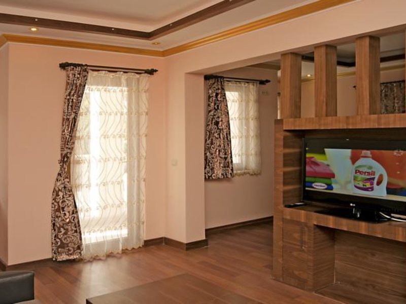 Kemper Dinara Hotel  92901