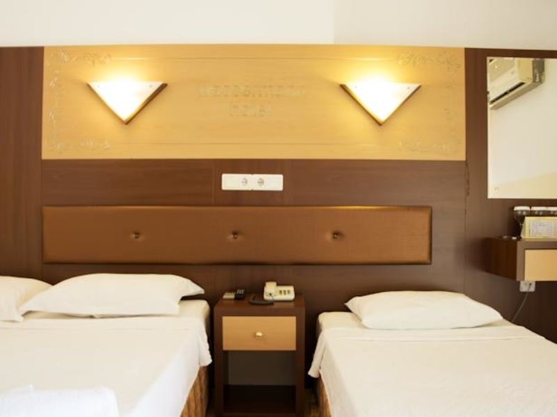 Kemper Wasserman Hotel  62012