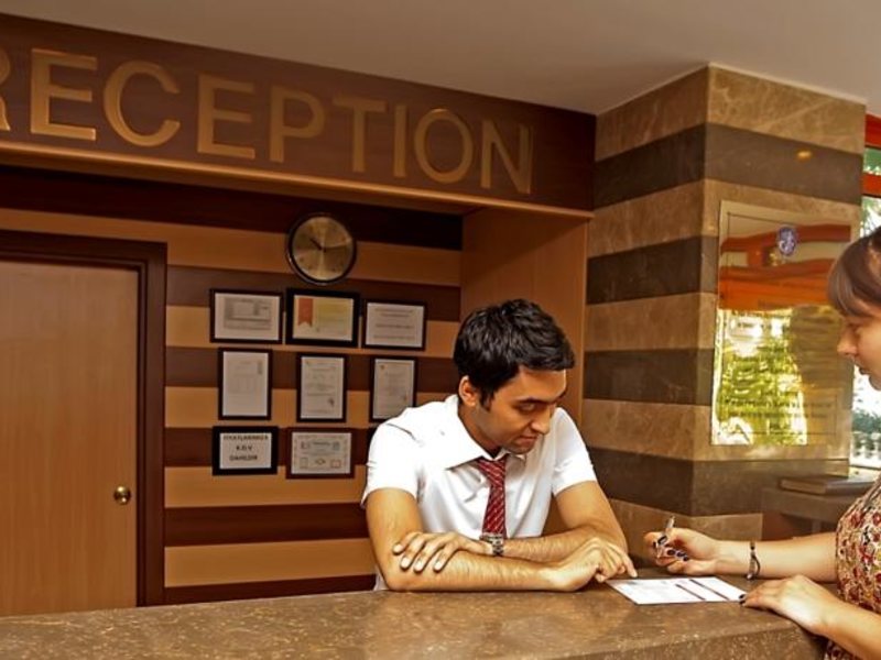 Kemper Wasserman Hotel  62017