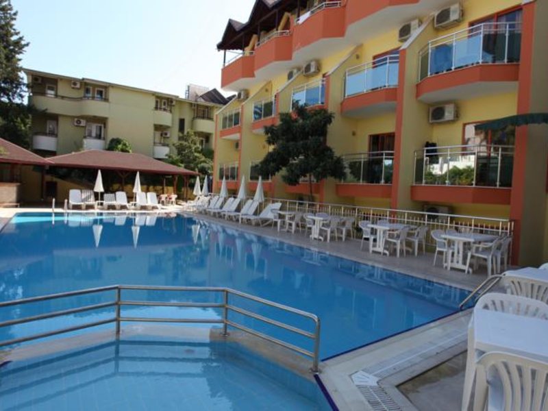 Kemper Wasserman Hotel  62021