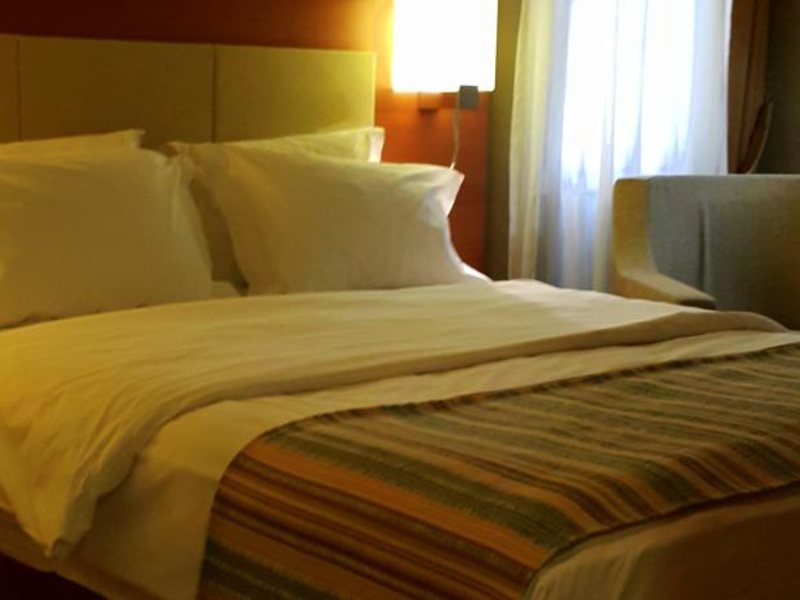 Kent Hotel 92990