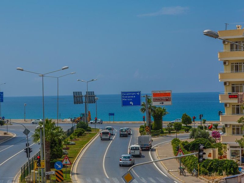 King As Hotel 275000