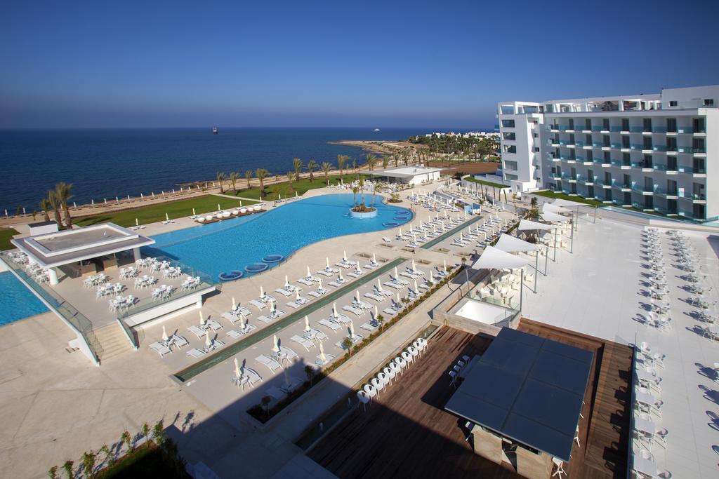 King Evelthon Beach Hotel & Resort 5*, Пафос