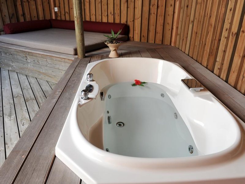 Komandoo Island Resort & Spa  228142