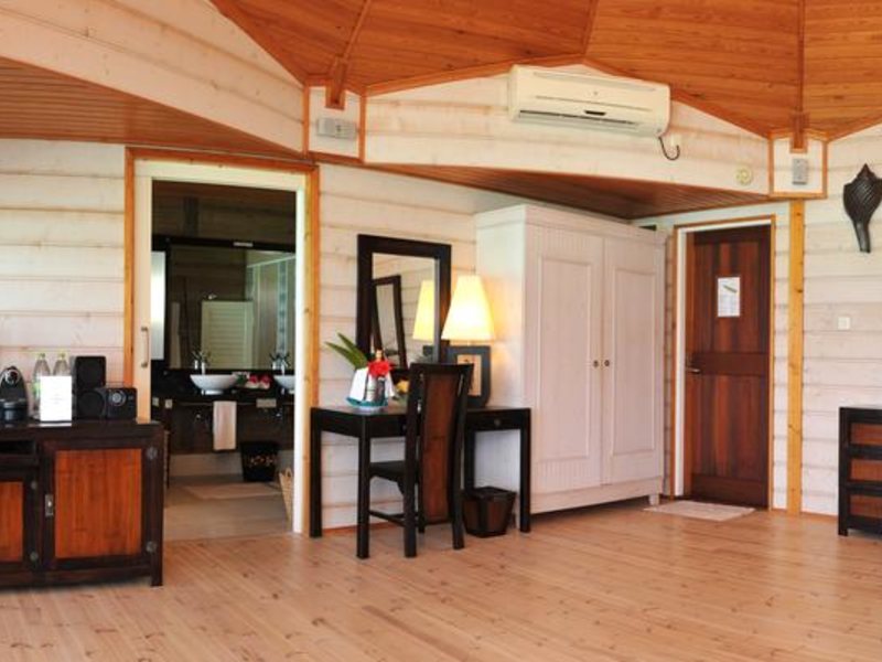 Komandoo Island Resort & Spa  228158