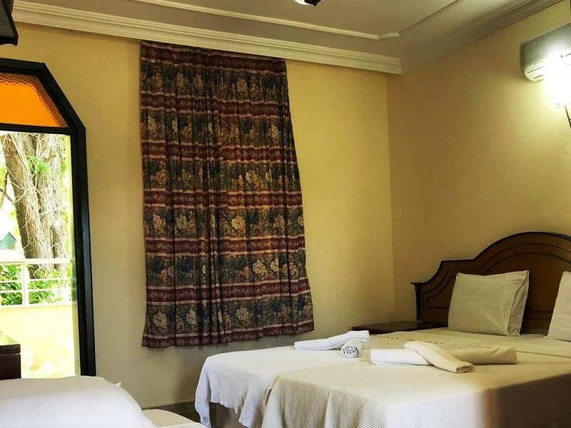 Kromer Garden Hotel  301747