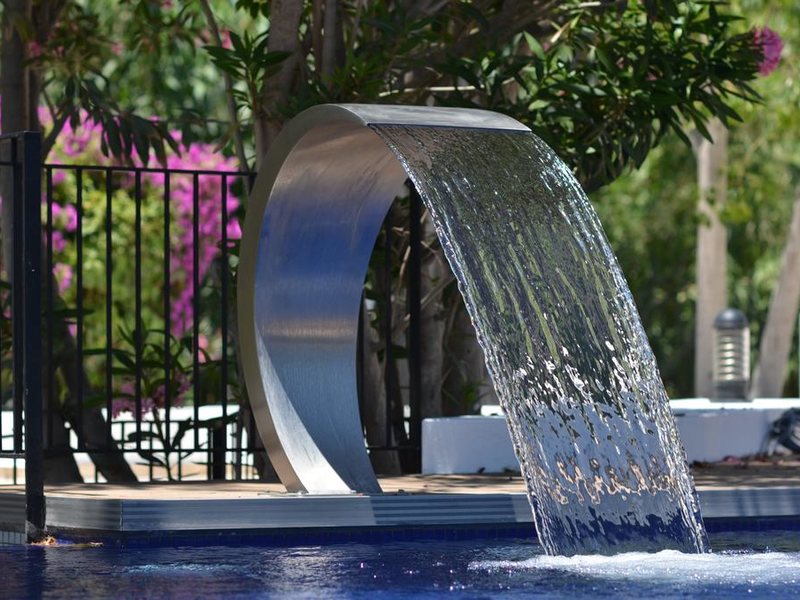 LIV by Bellazure Hotel 196580