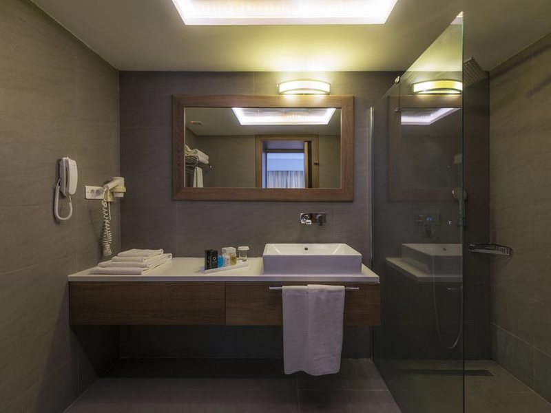 LIV by Bellazure Hotel 196585