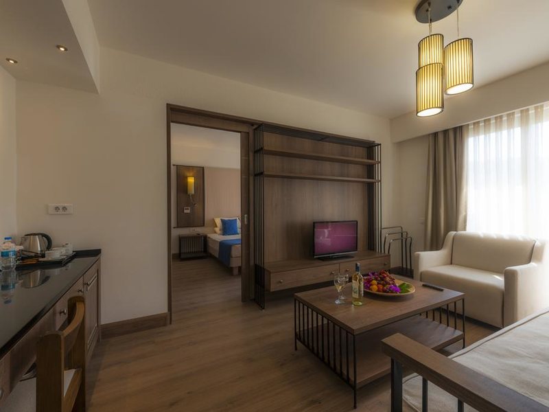 LIV by Bellazure Hotel 196586