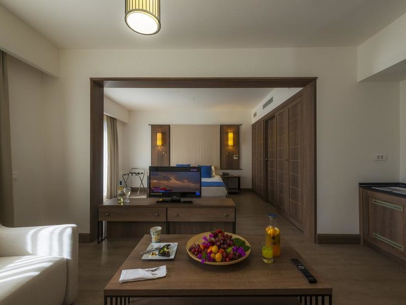 LIV by Bellazure Hotel 196588