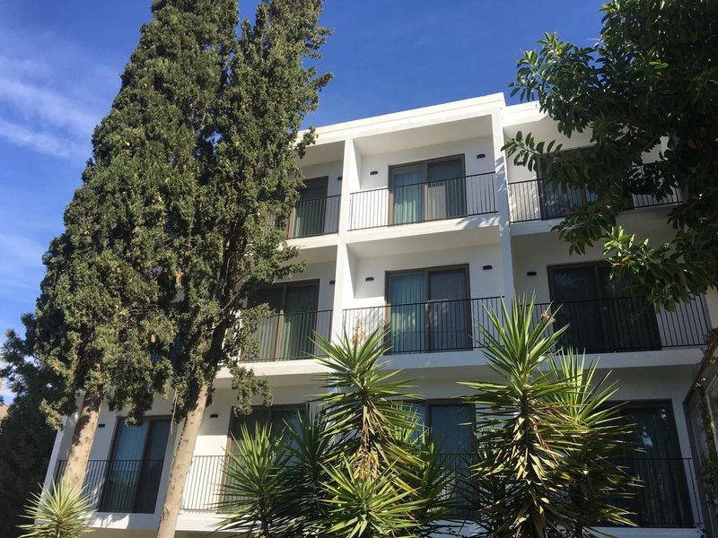 LIV by Bellazure Hotel 196595