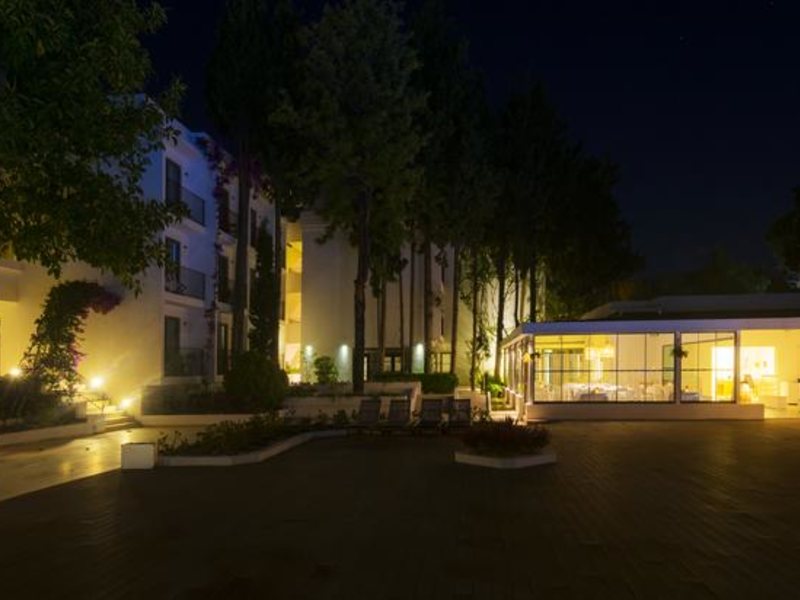 LIV by Bellazure Hotel 196597