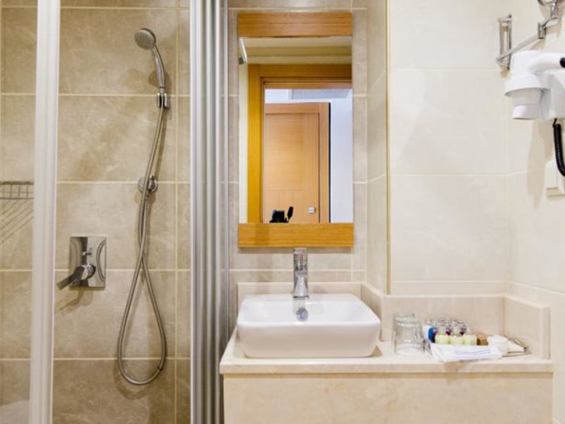 L Oceanica Beach Resort Hotel 93616