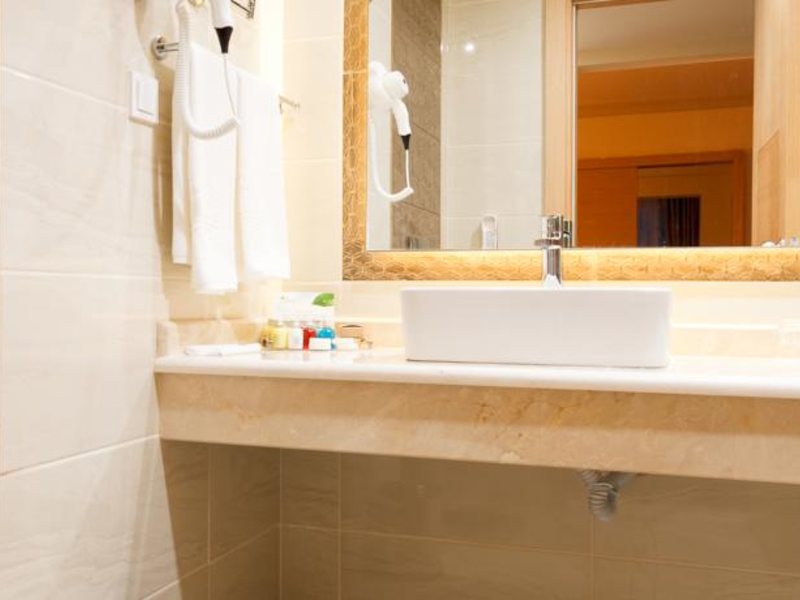 L Oceanica Beach Resort Hotel 93619