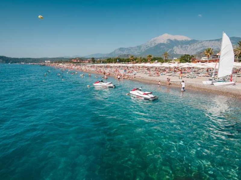 L Oceanica Beach Resort Hotel 93631