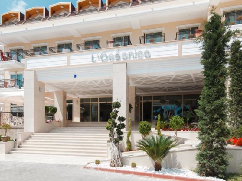 L Oceanica Beach Resort Hotel 93638