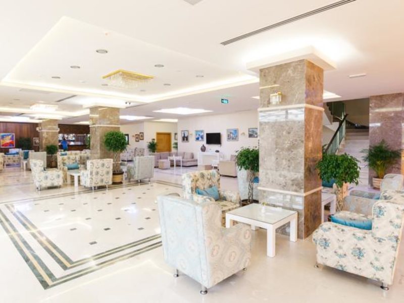 L Oceanica Beach Resort Hotel 93641