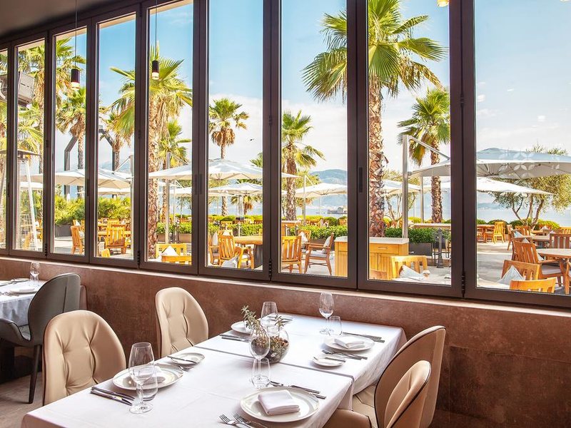 La Perla Hotel & Villas 308179