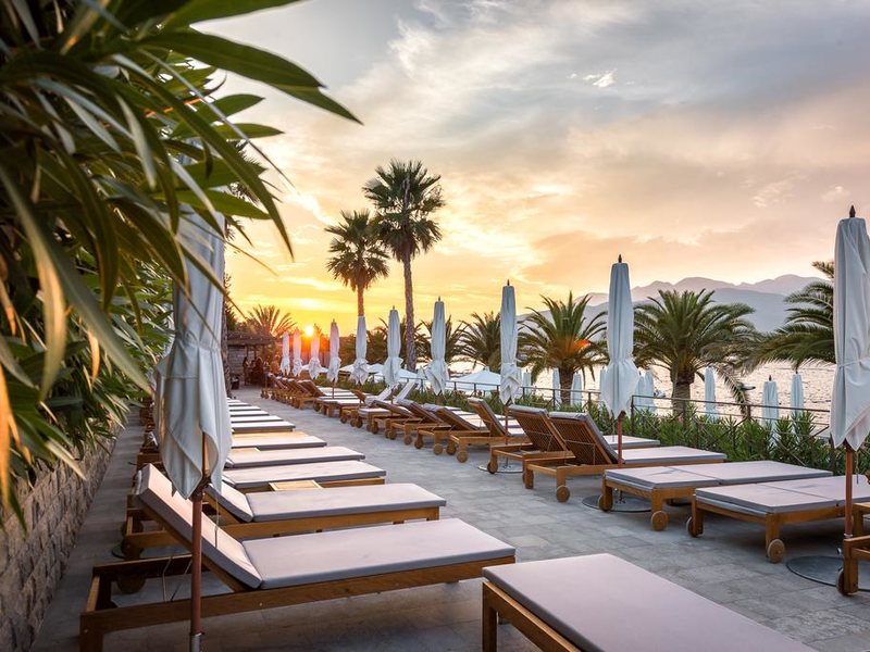 La Perla Hotel & Villas 308181