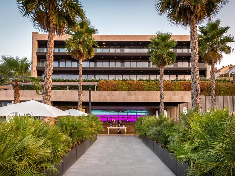 La Perla Hotel & Villas 308182