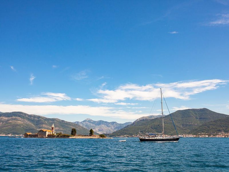 La Perla Hotel & Villas 308185