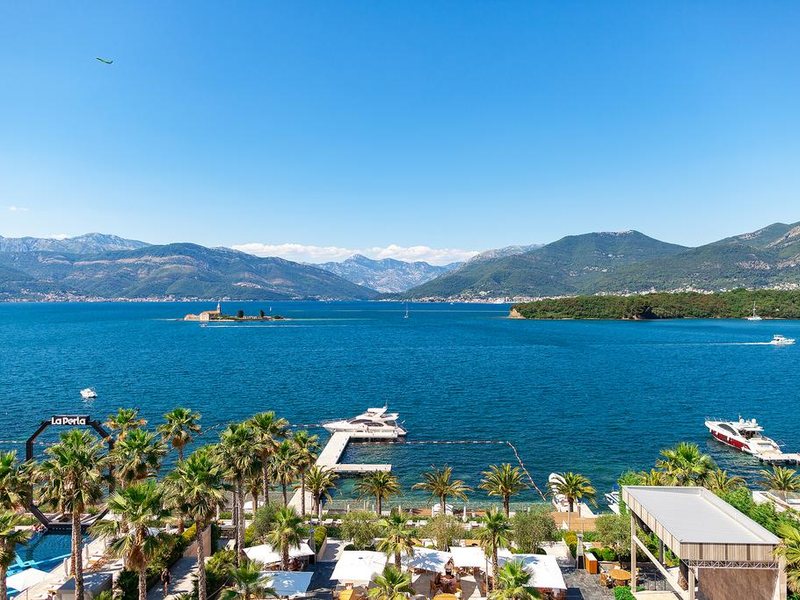 La Perla Hotel & Villas 308186