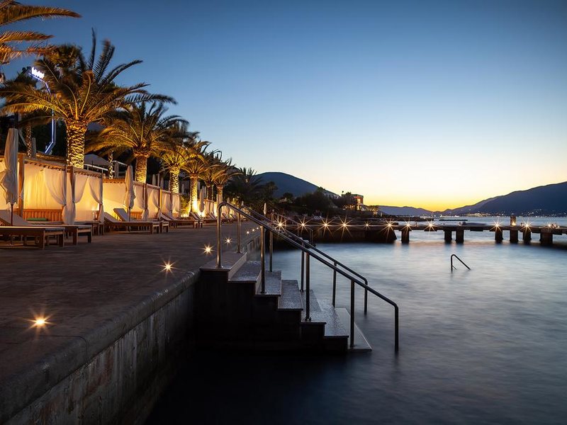 La Perla Hotel & Villas 308189