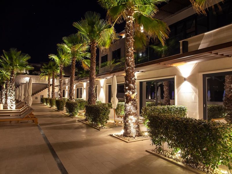 La Perla Hotel & Villas 308193