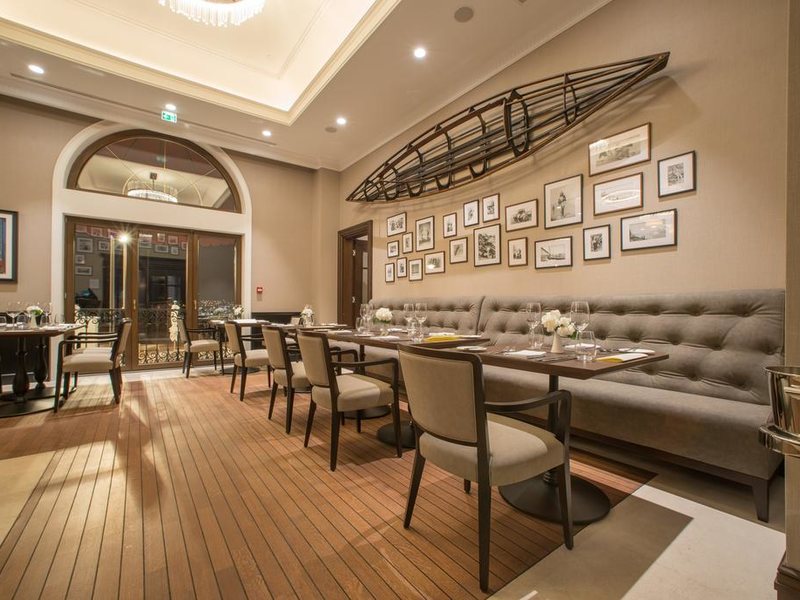 La Roche Hotel  308222