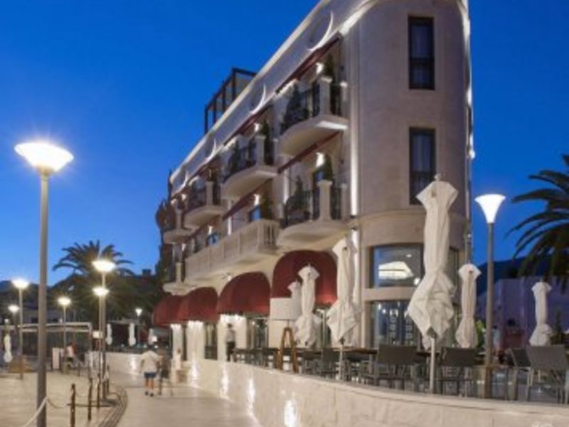 La Roche Hotel  308230