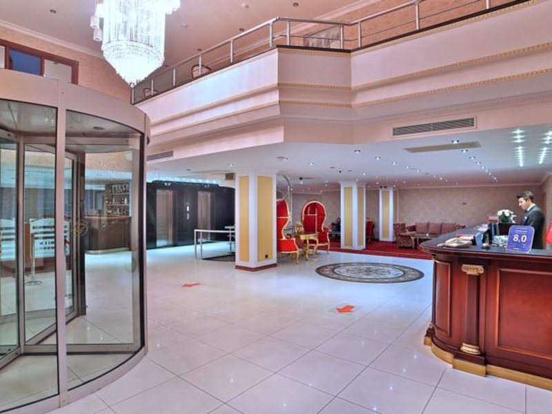 Lady Diana Hotel 161219