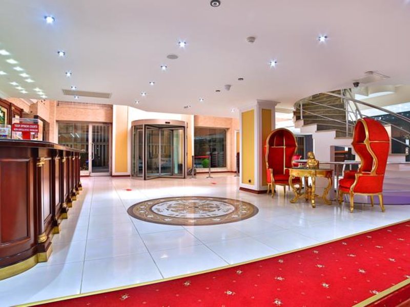 Lady Diana Hotel 161221