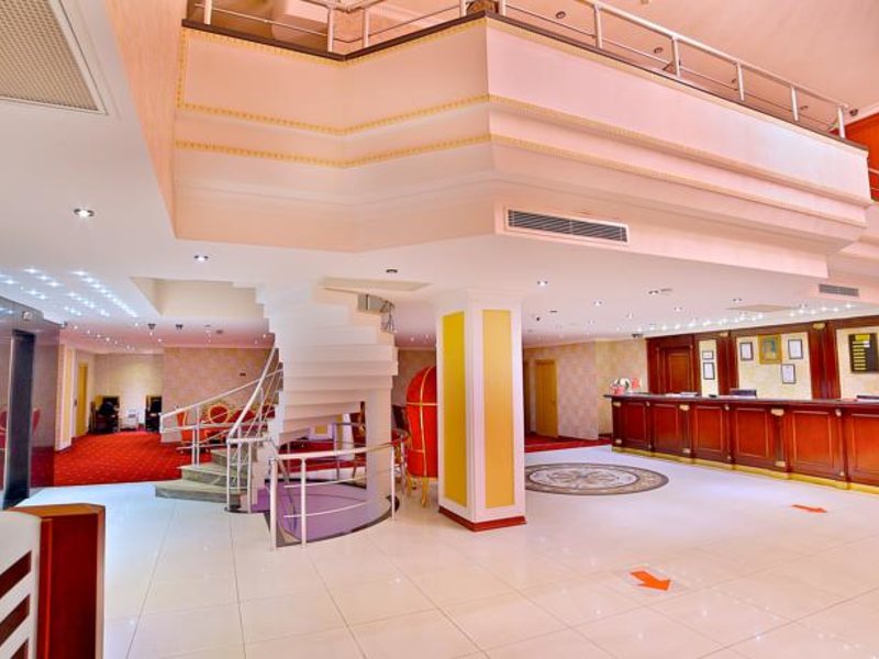 Lady Diana Hotel 161223