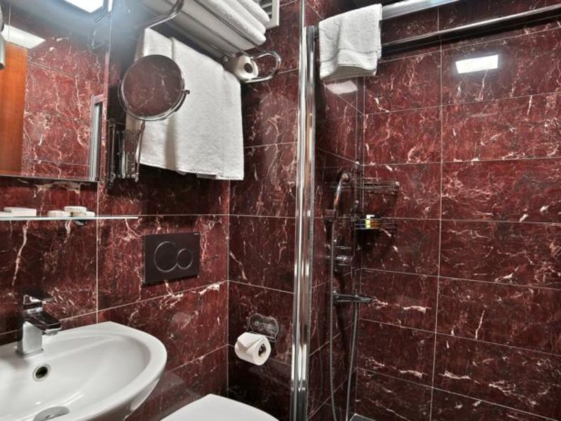 Lady Diana Hotel 161237