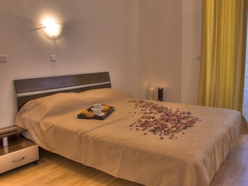 Laguna AH /PM (Sunny Beach) 182046