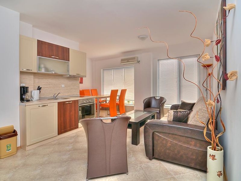 Laguna AH /PM (Sunny Beach) 182050