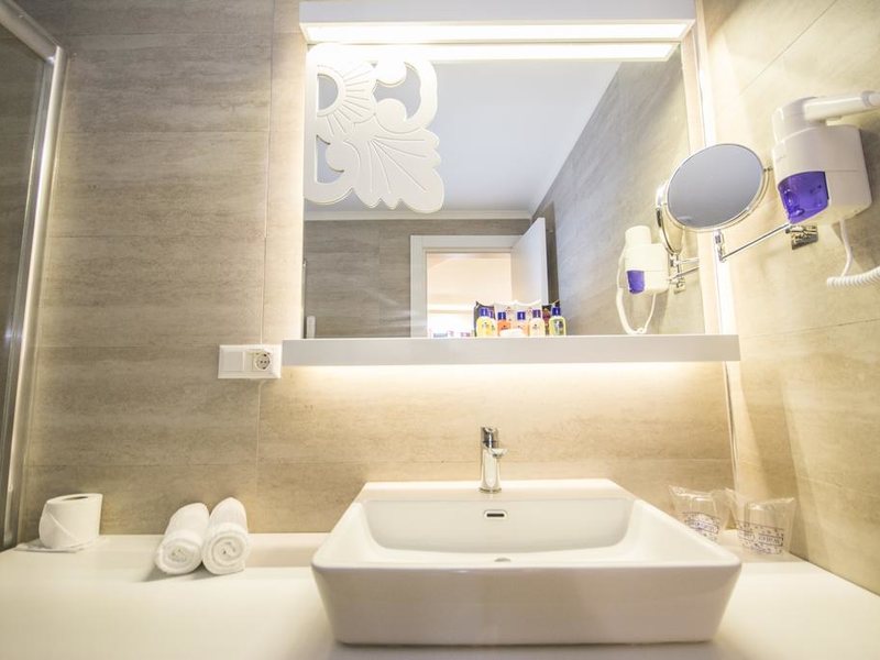 Laguna Beach Alya Resort & Spa 186439