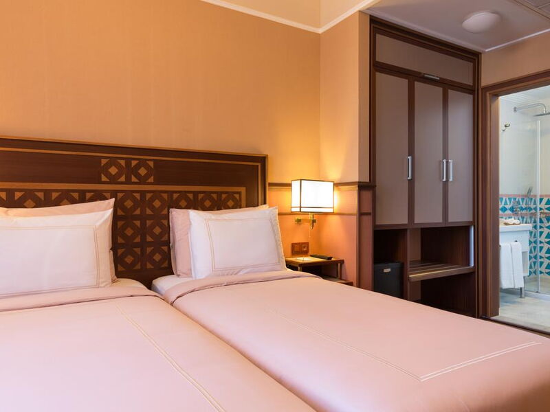 Lalahan Hotel 242477