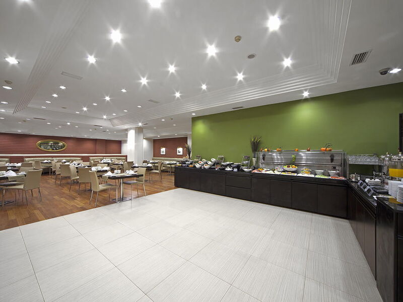 Lamartine Hotel 280082