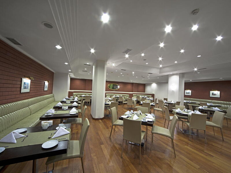 Lamartine Hotel 280084