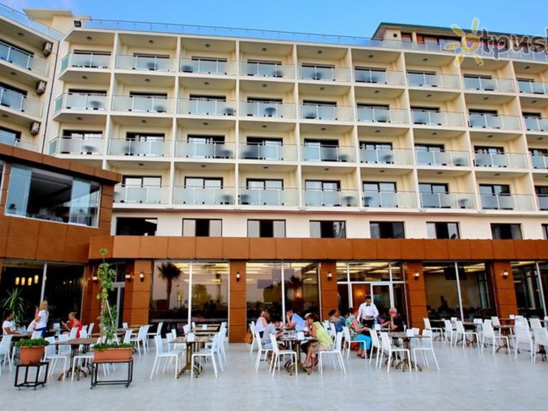 L ambiance Royal Palace Hotel  303476