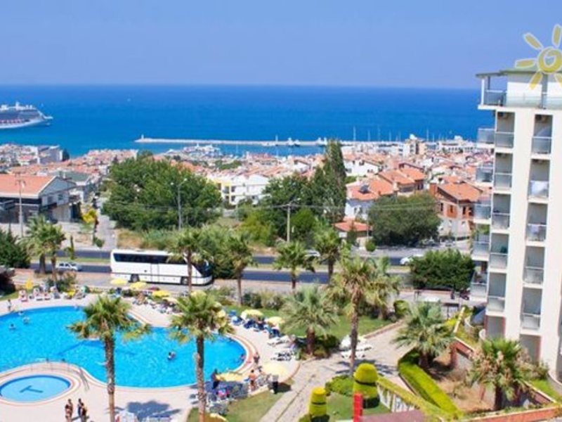 L ambiance Royal Palace Hotel  303496