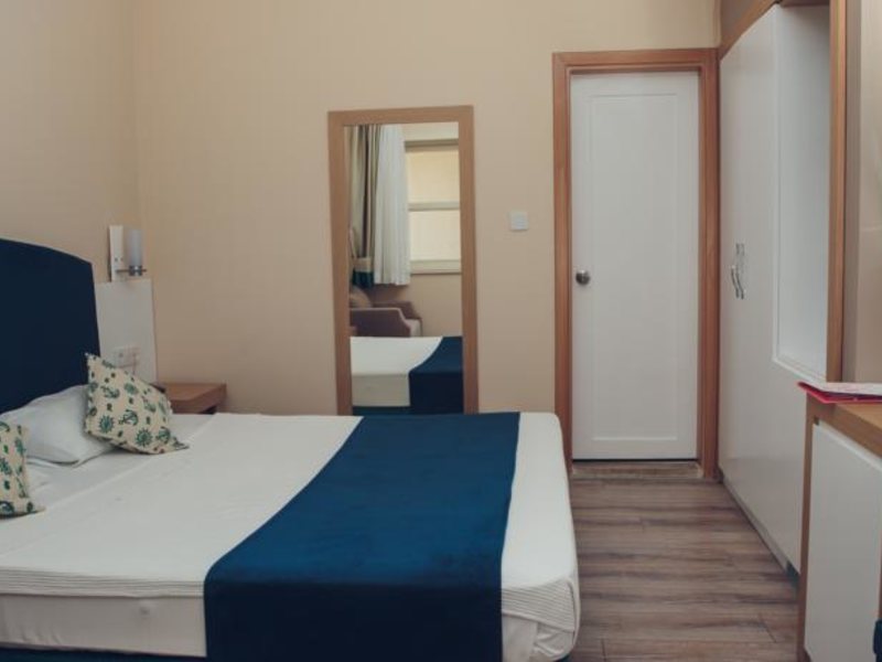 L ancora Beach Hotel 93580