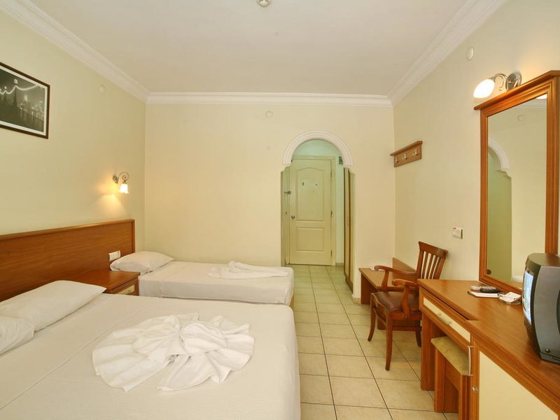 Land Of Paradise Beach Hotel (ex 271011